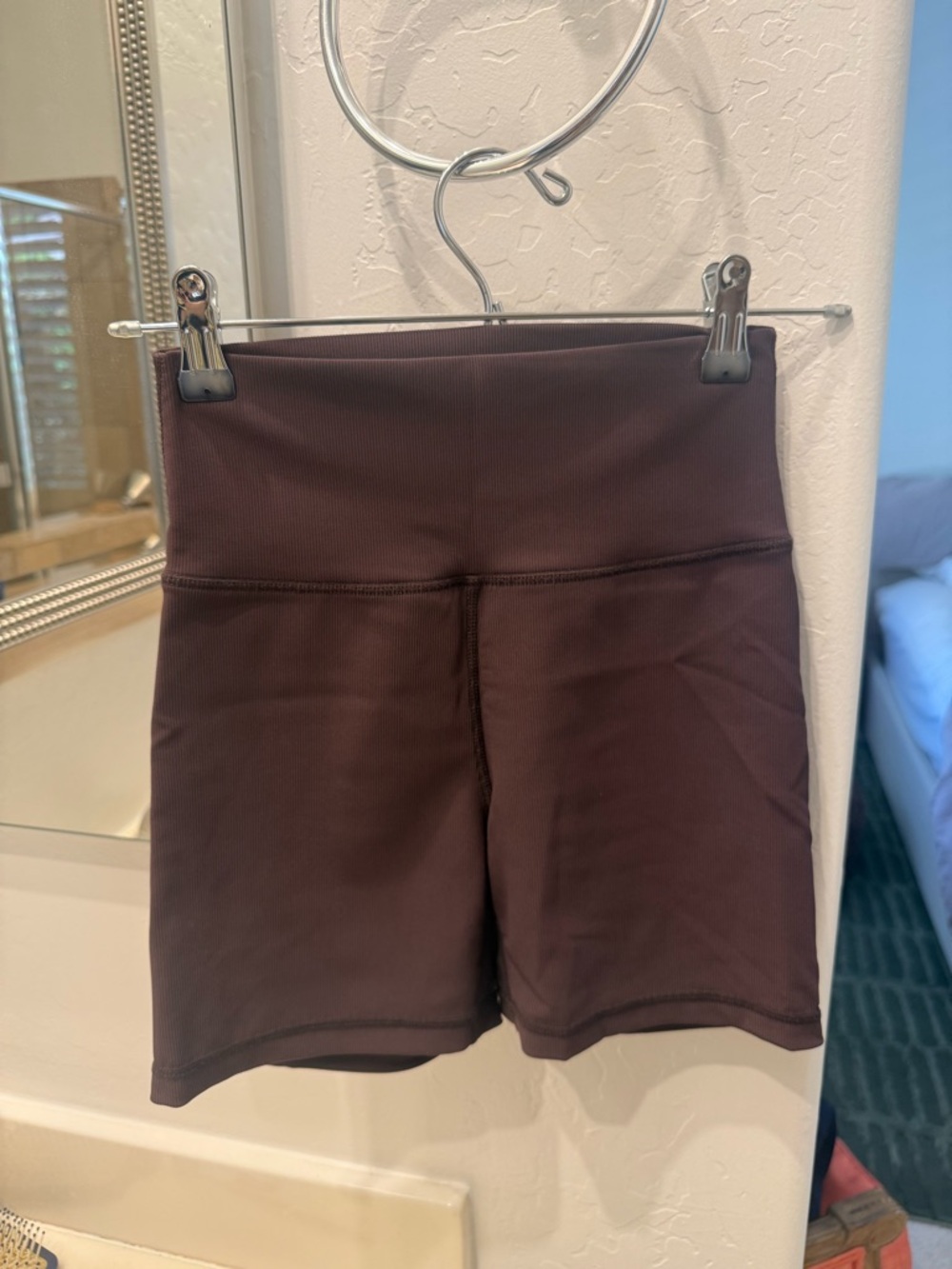 Wilo Australia High-Waisted Women's Bike Shorts in Dark Brown